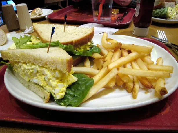 Egg salad sandwich – Foto: jill, jellidonut... whatever from Raleigh, NC, USA (CC BY-SA 2.0)