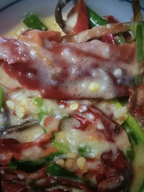 Foto von Ema Datshi - Bhutanischer Chili-Käse-Eintopf – fertig angerichtet