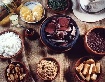 Foto von Brasilianische Feijoada – fertig angerichtet