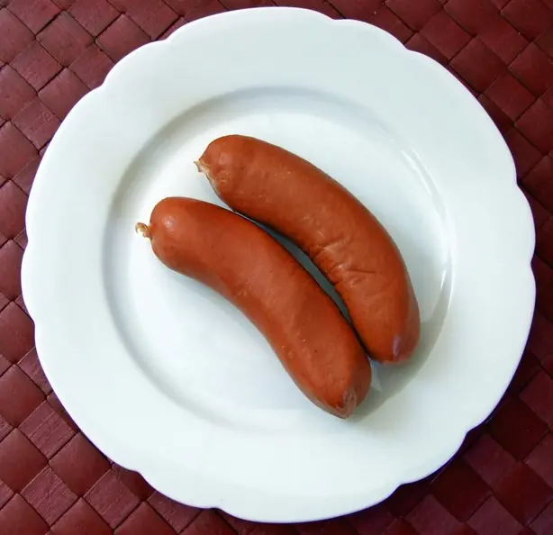 Foto von Original Frankfurter Rindswurst – fertig angerichtet