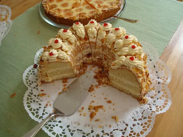 Foto von Frankfurter Kranz – fertig angerichtet