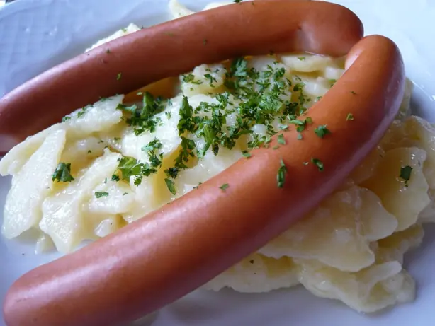 Foto von Original Frankfurter Würstchen – fertig angerichtet
