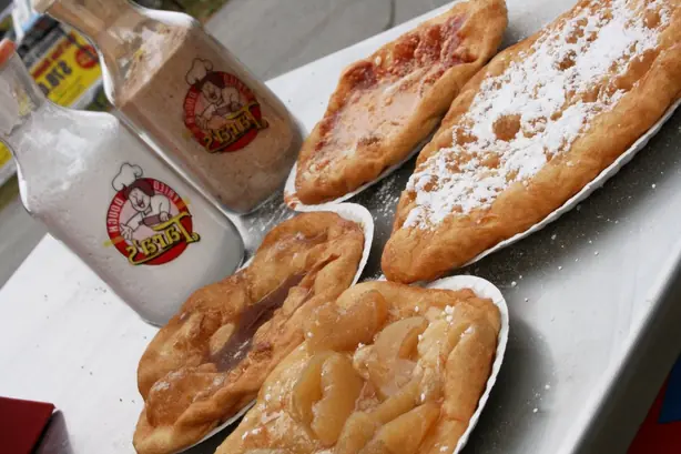 Foto von Kanadische BeaverTails (Biber-Schwanz Gebäck) – fertig angerichtet