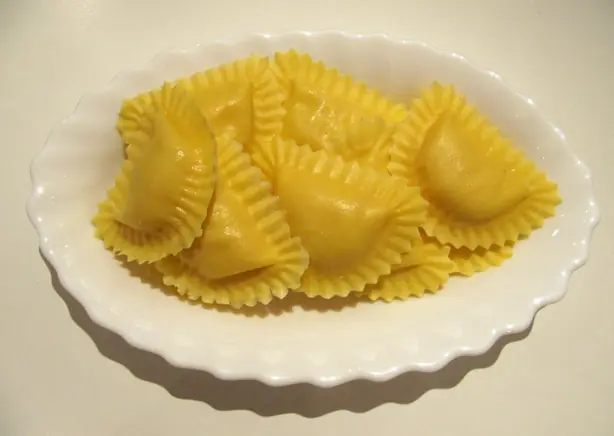 Foto von Italienische Panzerotti (Frittierte Teigtaschen) – fertig angerichtet