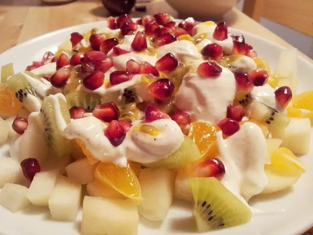 Foto von Klassischer Amerikanischer Dessert-Salat (Ambrosia) – fertig angerichtet