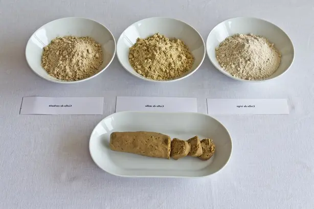 Foto von Traditionelle Kanarische Pella de Gofio – fertig angerichtet