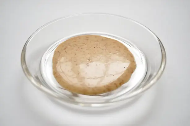 Foto von Japanische Tare-Sauce (Universelle Würzsauce) – fertig angerichtet