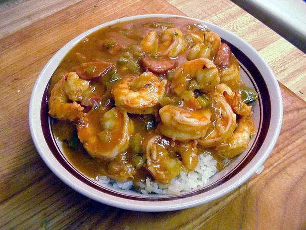 Foto von Klassischer Louisiana Gumbo – fertig angerichtet