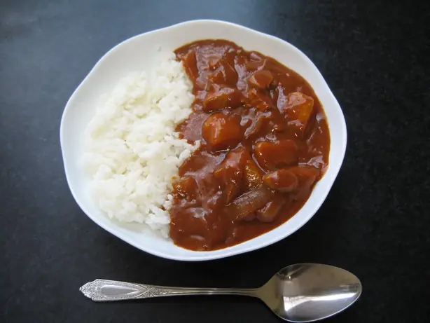 Foto von Hayashi-Reis (Hashed Beef Rice) – fertig angerichtet