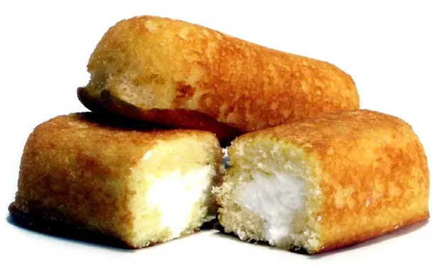 Foto von Selbstgemachte Twinkies (Goldene Biskuit-Schnittchen mit Cremefüllung) – fertig angerichtet