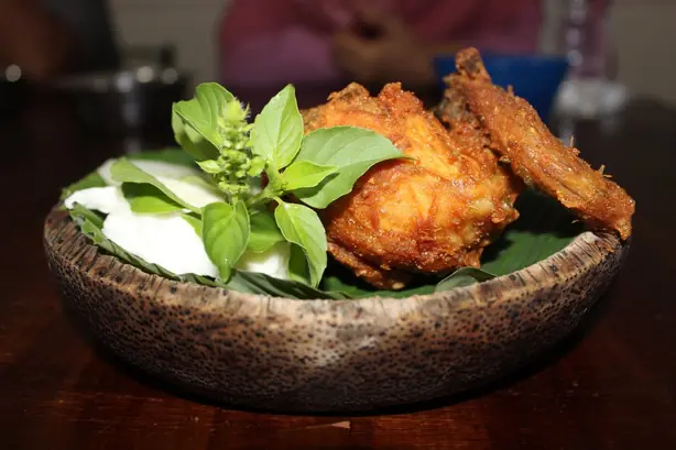 Javanese fried chicken – Foto: D.W. Fisher-Freberg (CC BY-SA 3.0)