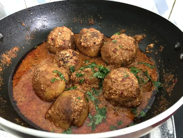 Foto von Kashmiri Dum Aloo – fertig angerichtet