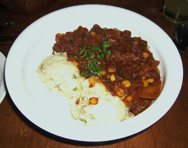 Foto von Burgoo (Herzhafter Kentucky-Eintopf) – fertig angerichtet