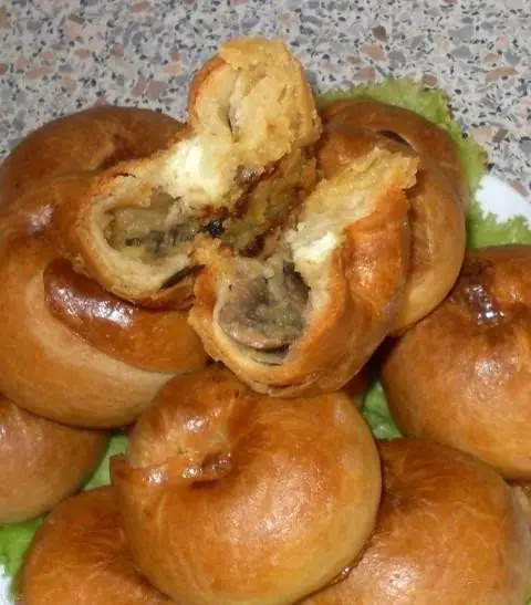 Foto von Klassische Kartoffel-Knishes – fertig angerichtet