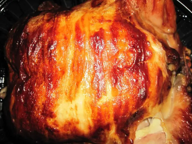 Foto von Klassisches Barbecue-Hähnchen (BBQ Chicken) – fertig angerichtet