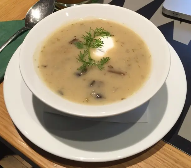 Foto von Böhmische Kulajda (Dill-Pilz-Suppe) – fertig angerichtet