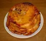 Foto von Traditioneller Englischer Lardy Cake – fertig angerichtet