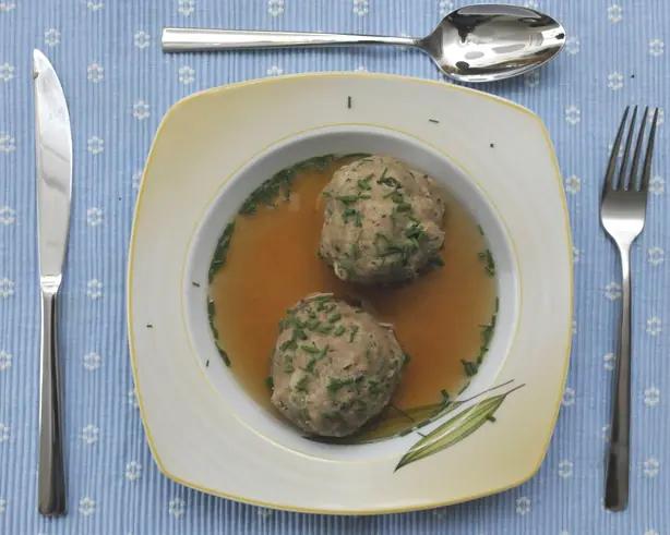 Leberknoedelsuppe – Foto: CTHOE (CC BY-SA 3.0)