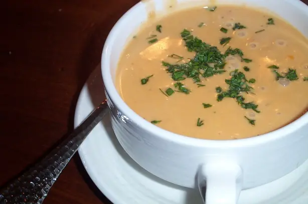 Foto von Klassische Hummer-Bisque (Bisque de Homard) – fertig angerichtet