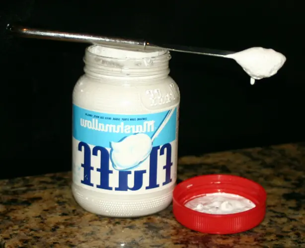 Foto von Hausgemachte Marshmallow-Creme (Fluff) – fertig angerichtet