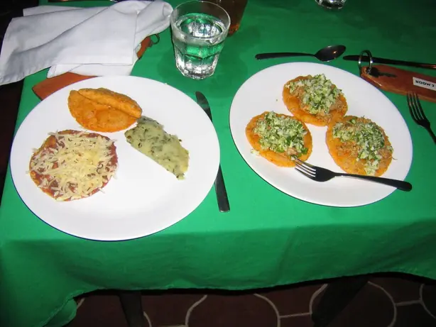 Mestizo foodUploaded on August 4, 2007 by Jimmcclarty – Foto: Jimmcclarty (CC BY 2.0)