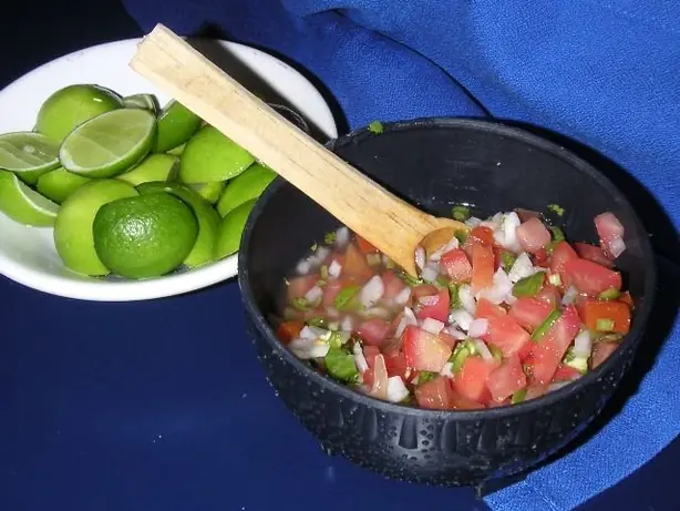 Foto von Würzige Mexikanische Salsa Roja (Geröstete Rote Sauce) – fertig angerichtet