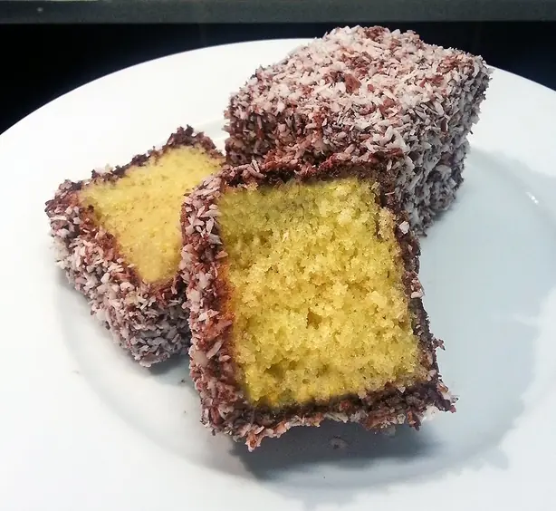 Foto von Australische Lamingtons – fertig angerichtet