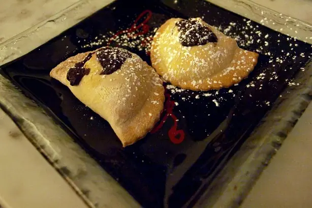 Foto von Klassische argentinische Empanadas de Carne – fertig angerichtet