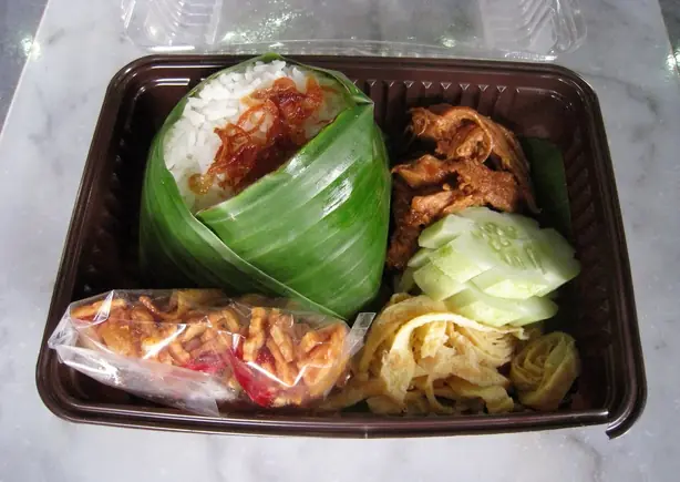Nasi Uduk Box – Foto: Gunawan Kartapranata (CC BY-SA 3.0)