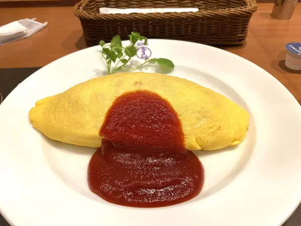 Foto von Japanisches Omurice (Omuraisu) – fertig angerichtet
