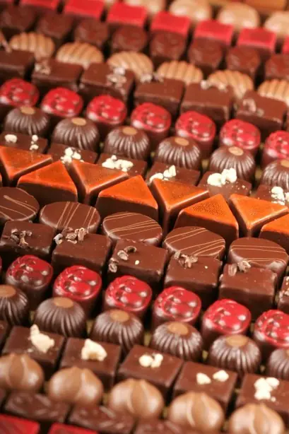 Foto von Klassische Belgische Pralinen (Haselnuss-Praliné) – fertig angerichtet