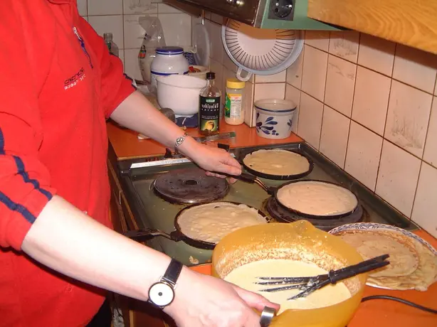 Foto von Isländische Pfannkuchen (Pönnukökur) – fertig angerichtet