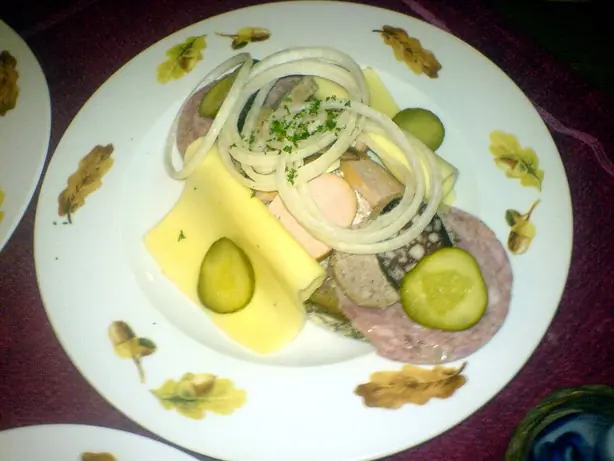Foto von Klassisches Restaurationsbrot – fertig angerichtet
