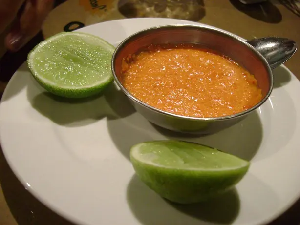 Foto von Traditionelles Ají (Südamerikanische Chili-Sauce) – fertig angerichtet