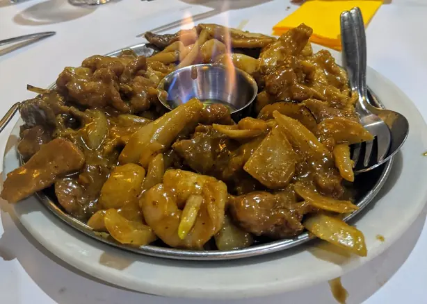 Foto von Australisches Zitronenhähnchen (Lemon Chicken) – fertig angerichtet