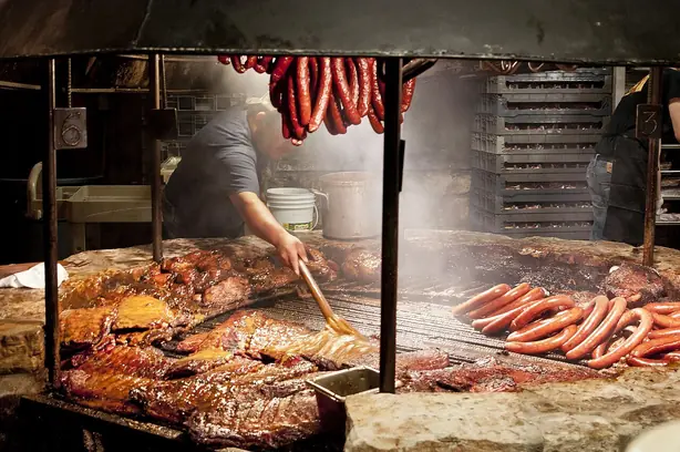 Foto von Argentinische Parrillada (Traditionelle Grillplatte) – fertig angerichtet