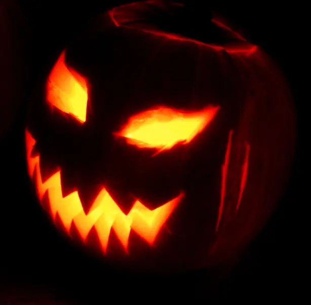 Foto von Barmbrack – Der mystische irische Halloween-Kuchen – fertig angerichtet