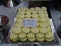 Foto von Kesaria Peda - Goldenes Safran-Milchkonfekt der Maharadschas – fertig angerichtet