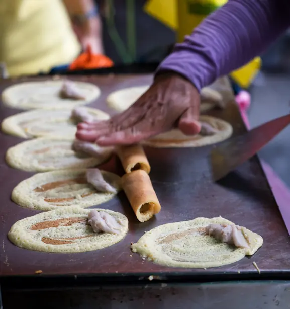 Foto von Khanom Tokyo – Der thailändische Streetfood-Klassiker – fertig angerichtet