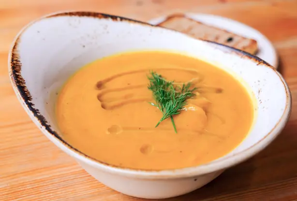 Foto von Klassische Tomatensuppe – fertig angerichtet