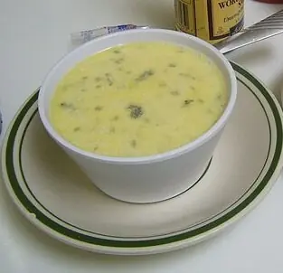 Foto von Klassischer Austern-Eintopf (Oyster Stew) – Cremig & Maritim – fertig angerichtet