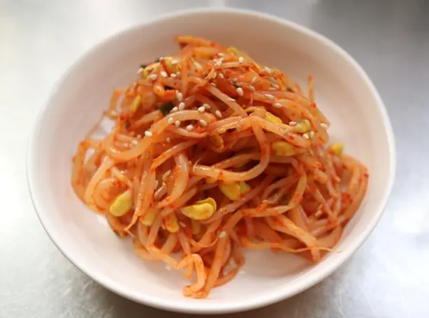 Importbild - Kongnamul_muchim_(soybean_sprouts).jpg - Foto: 딸기맘양갱이 - CC BY-SA 2.5