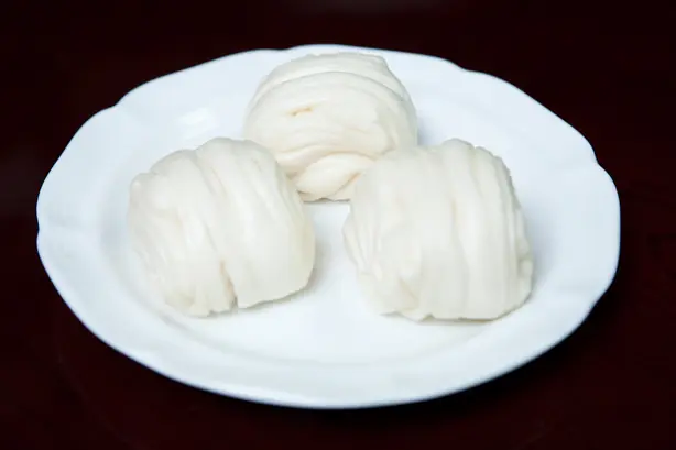 Foto von Mandarin Roll (Huajuan) – Gedämpfte Frühlingszwiebel-Brötchen – fertig angerichtet