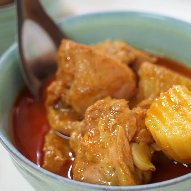 Foto von Massaman Curry (Kaeng Matsaman) – fertig angerichtet