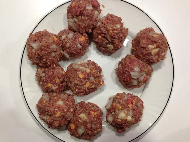 Wikipedia-Bild - Meatballs_on_a_plate.jpg - Foto: cogdogblog - CC BY 2.0