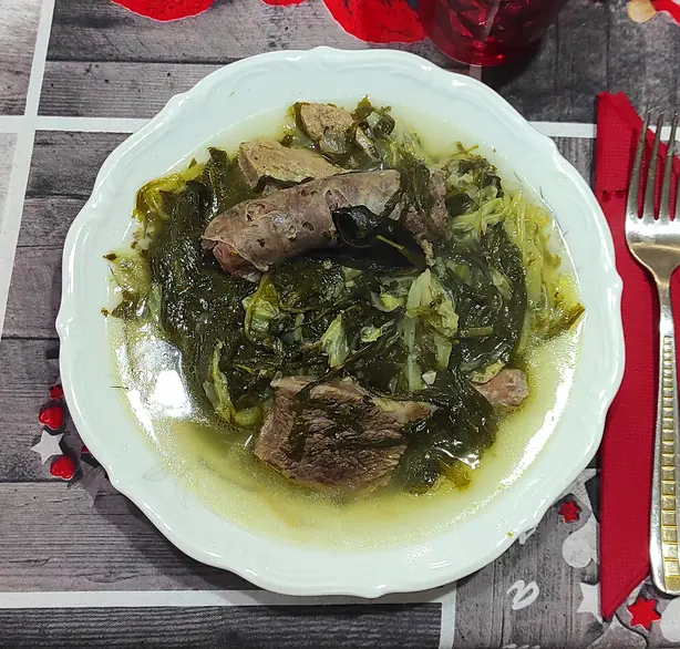 Foto von Minestra Maritata – Die echte italienische 'Hochzeitssuppe' – fertig angerichtet