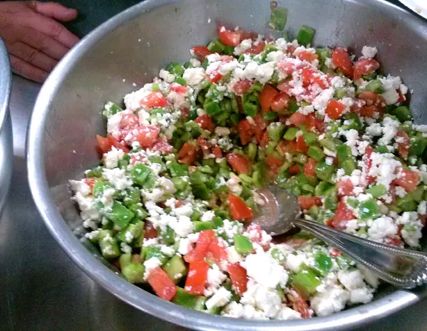 Foto von Nopalitos (Mexikanische Kaktusstreifen) - Grundzubereitung & Salat – fertig angerichtet