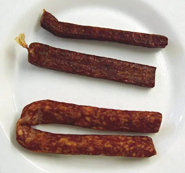 Foto von Original Landjäger - Der kantige Snack-Klassiker – fertig angerichtet