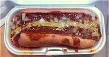 Foto von Original Plattsburgh Michigan Hot Dog – Der New Yorker Kult-Klassiker – fertig angerichtet