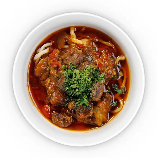 Foto von Original Uigurischer Laghman - Handgezogene Nudeln mit Lamm-Gemüse-Ragout – fertig angerichtet